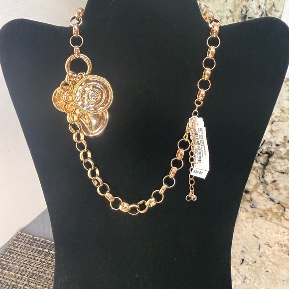 NWT Anna & Ava Elegant Gold Pendants Crystal Chain Link Unique Necklace - Picture 4 of 8